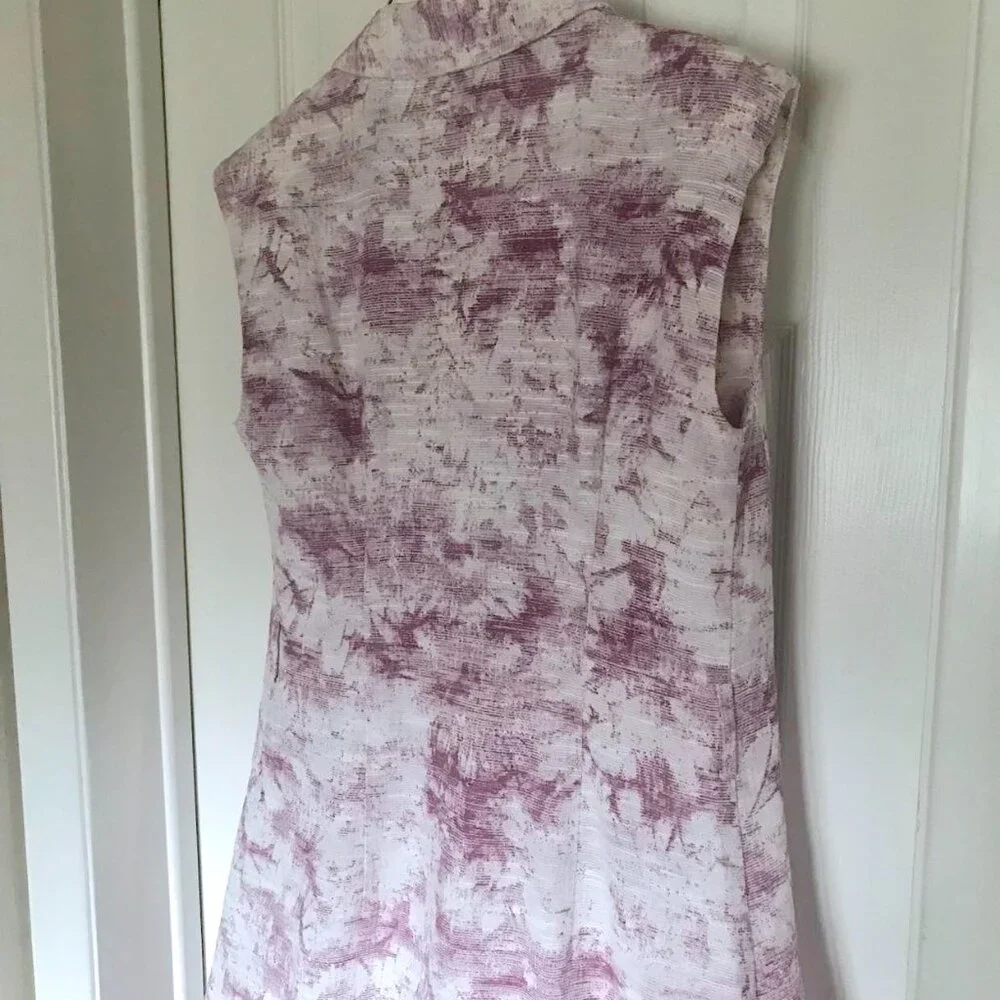 Cute Sleeveless Double Breasted Abstract Floral Vest in White and Purple - Picture 13 of 13